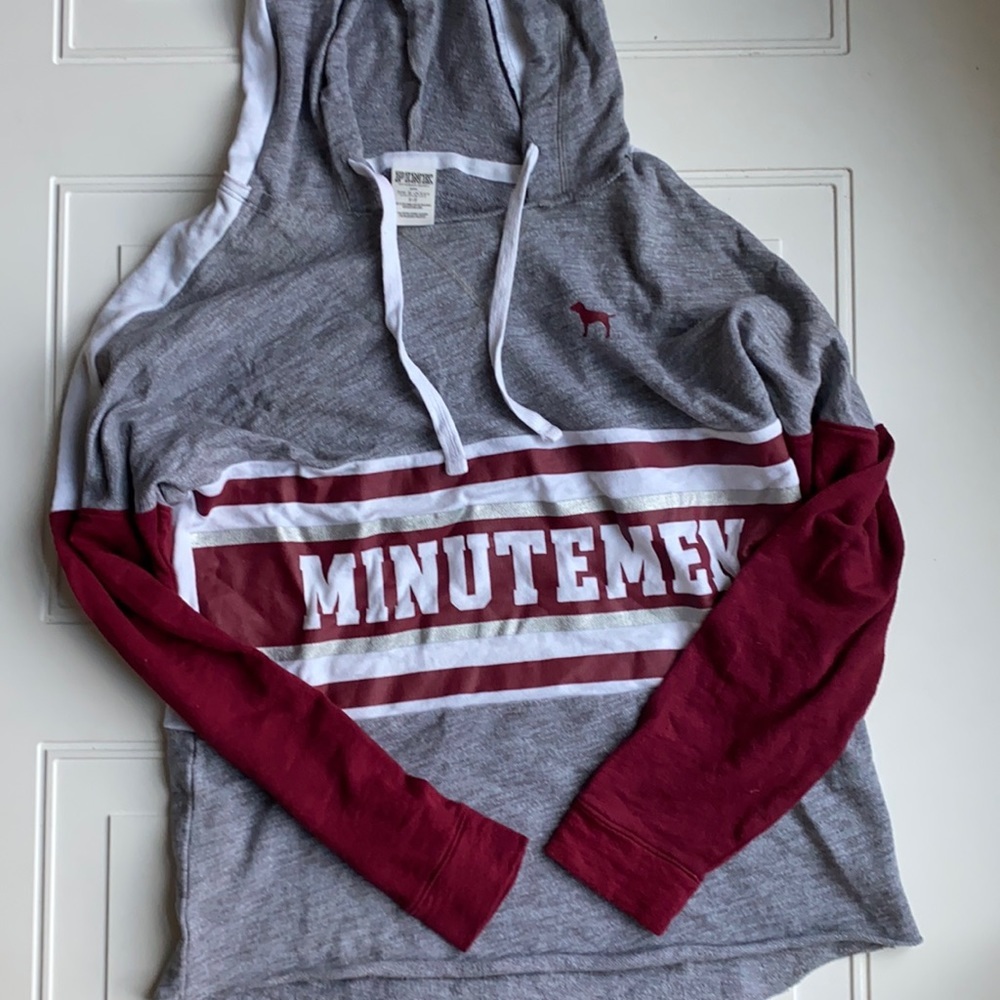 VS Pink UMASS Minutemen Campus Pullover Hooded Sweatshirt S‎